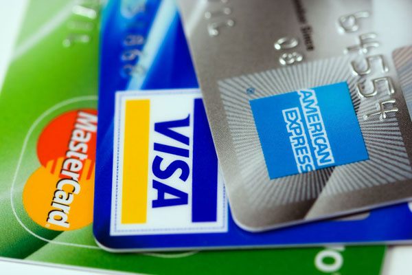 Как, наконец, оформляется как бы именная кредитная карта?