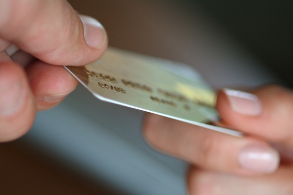 Как обслуживают кредитные карты?