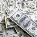 Россияне за год купили валюты на $62 млрд.
