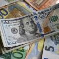 В России рассказали о том, почему доллар и евро потеряли доверие к себе