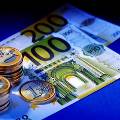 ЦБ поднял курс евро выше 44 рублей