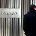 Moody's понизило рейтинг России до 