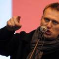 Навальный выпустит банковские карты для финансирования борьбы с коррупцией