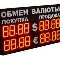Российские банки расширили спреды в «обменниках», но за валютой население не спешит