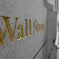 Банки на Уолл-стрит теряют доходы от падения ставок